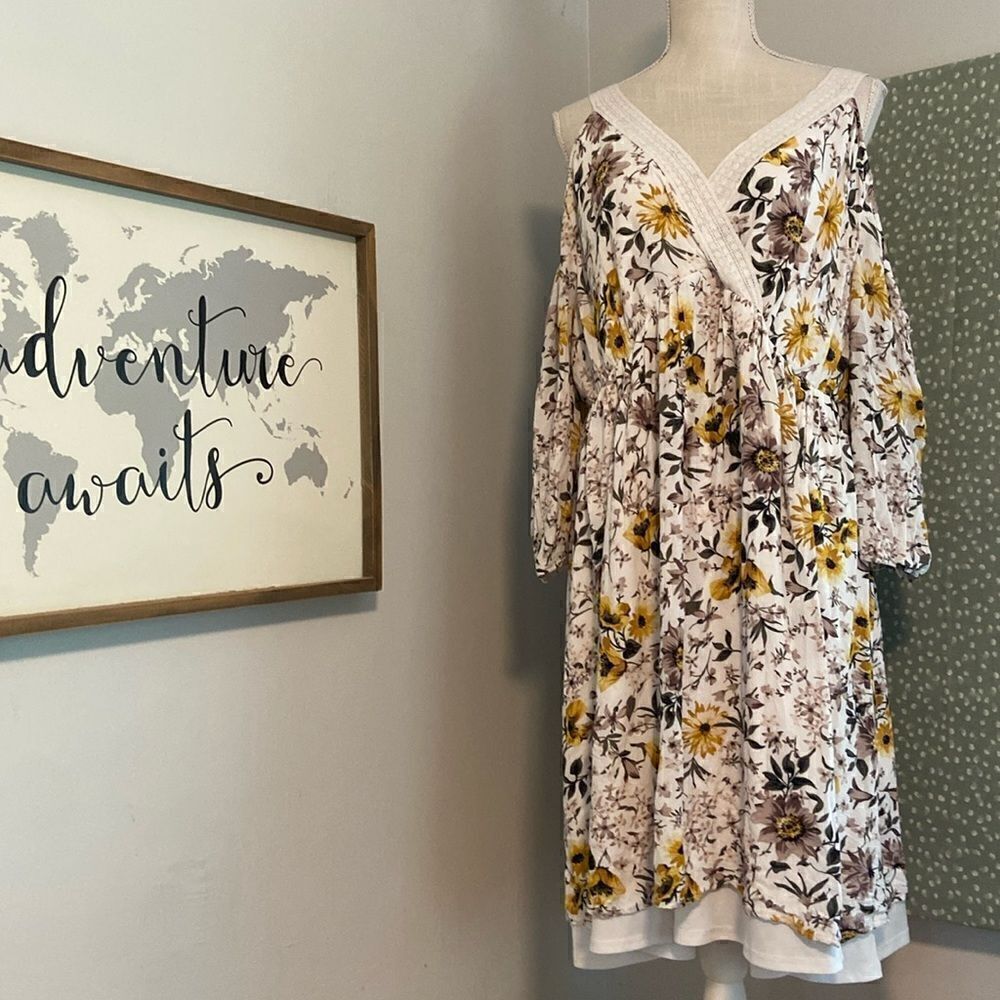 Torrid Ivory Floral Print Lace Trim Cold Shoulder Midi Dress Size 2